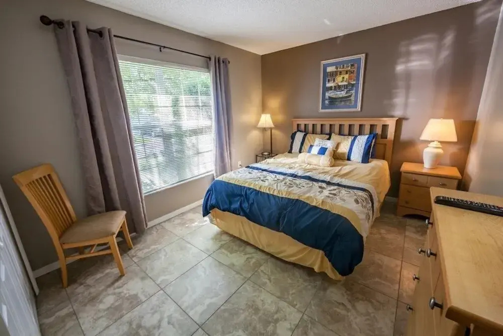 Private Pool 2 Queens And Twin Room! 3 Bedroom Home by RedAwning