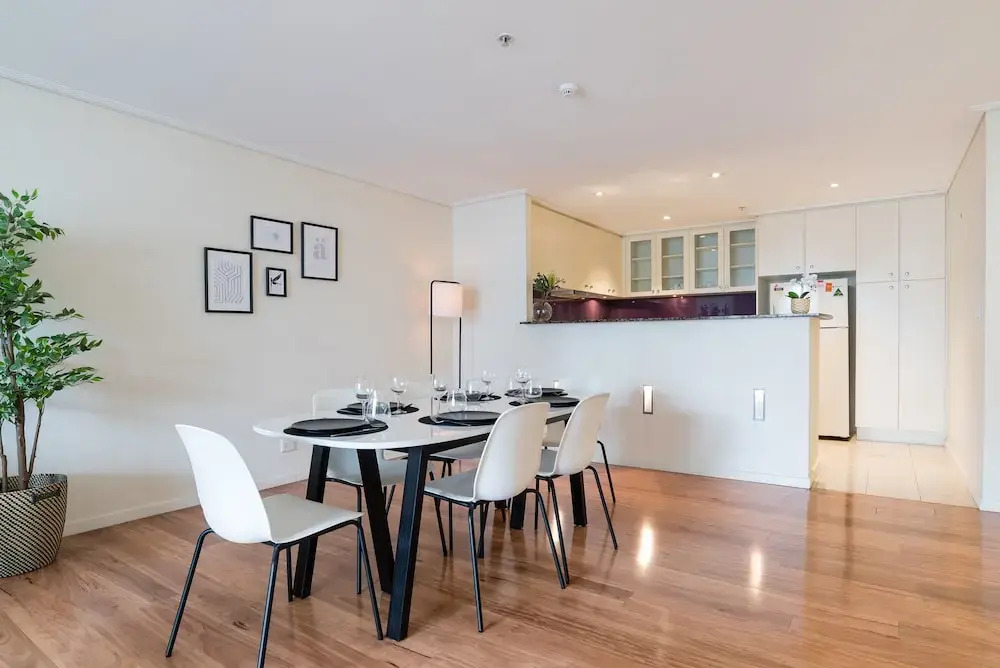 Sydney CBD Self-Contained Studio Apartment (2806PT)