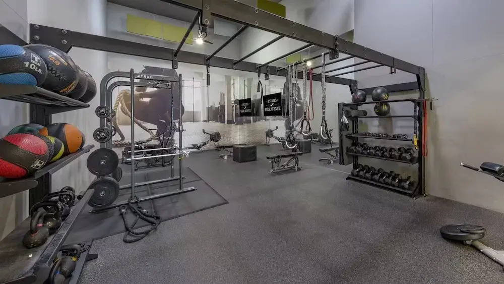 Landing Stylish 1BD Pool Gym