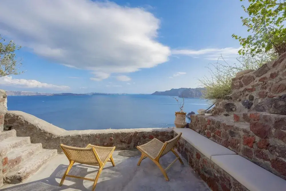 Oia Waves Cave Houses