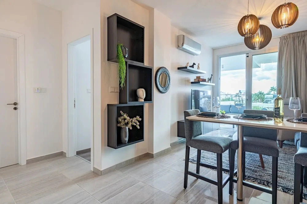 Sunflower 1-BR Apt. & Balcony in Larnaca