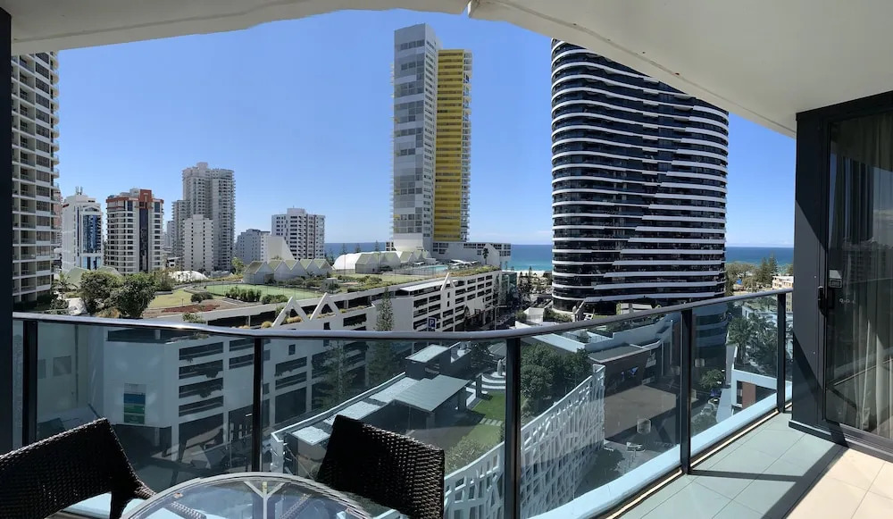 The Oracle Broadbeach 906