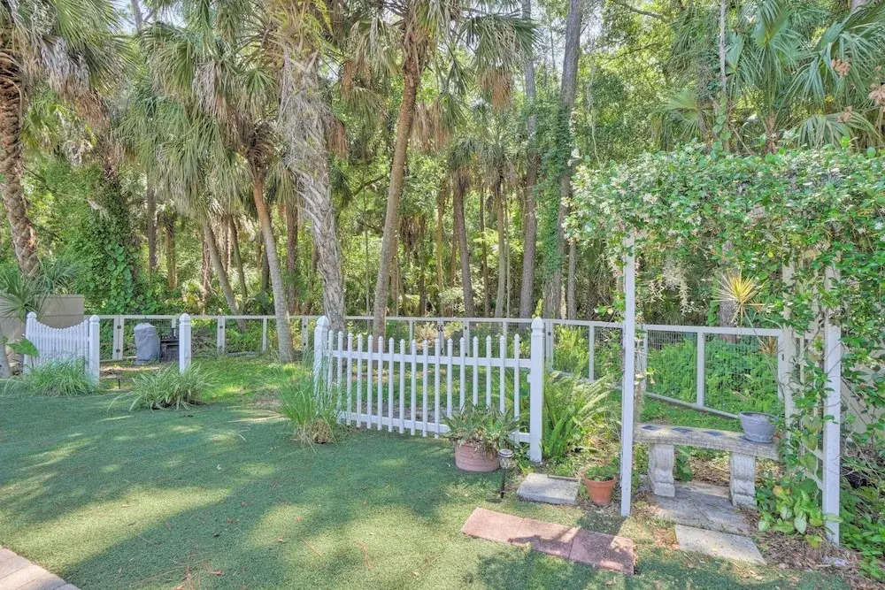 Tampa Home w/ Private Backyard ~ 15 Mi to Downtown