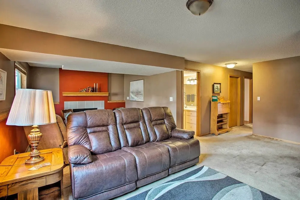 Suburban Gem W/yard+deck 5Mi From Dtwn Rochester!