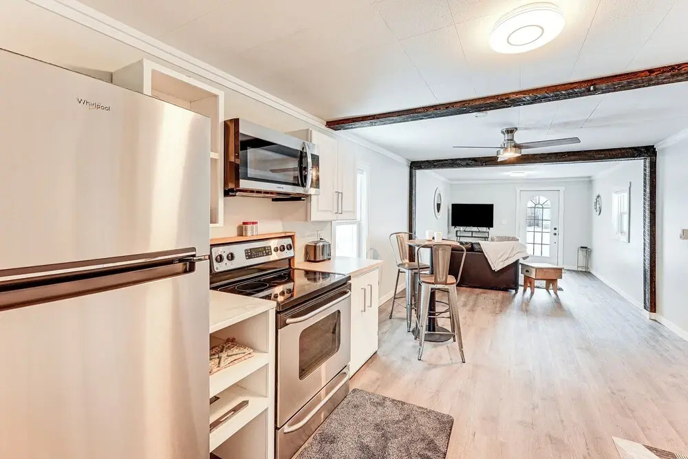 1 Mi to Main Street Polson: Updated Home w/ Deck!