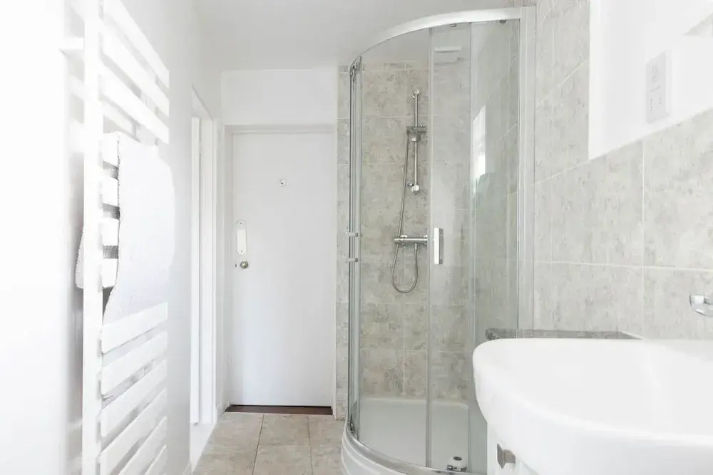 Country Retreat - Sleeps 14 - Large Garden
