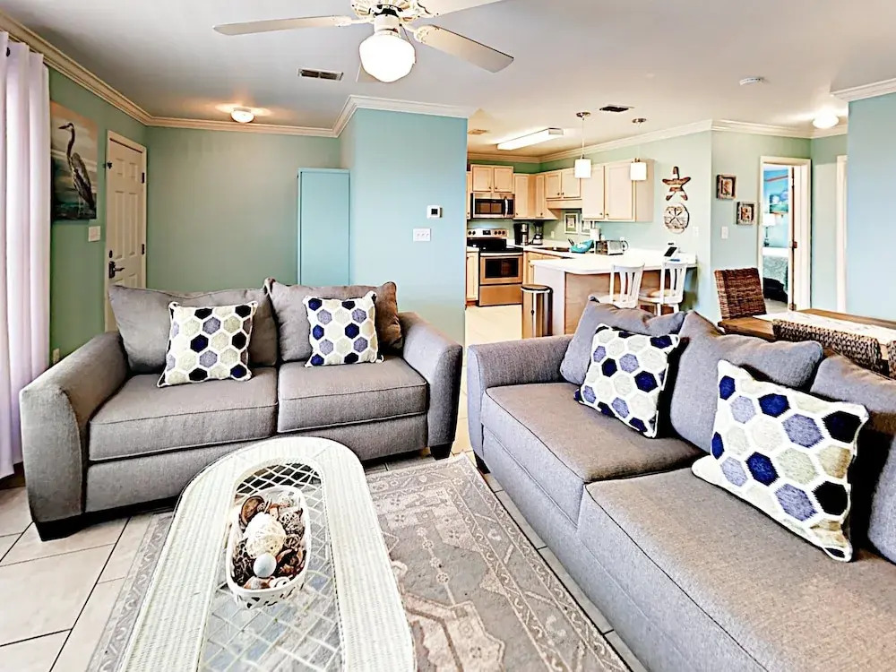 Gulf Shores Condo Ideal for Snowbirds by RedAwning