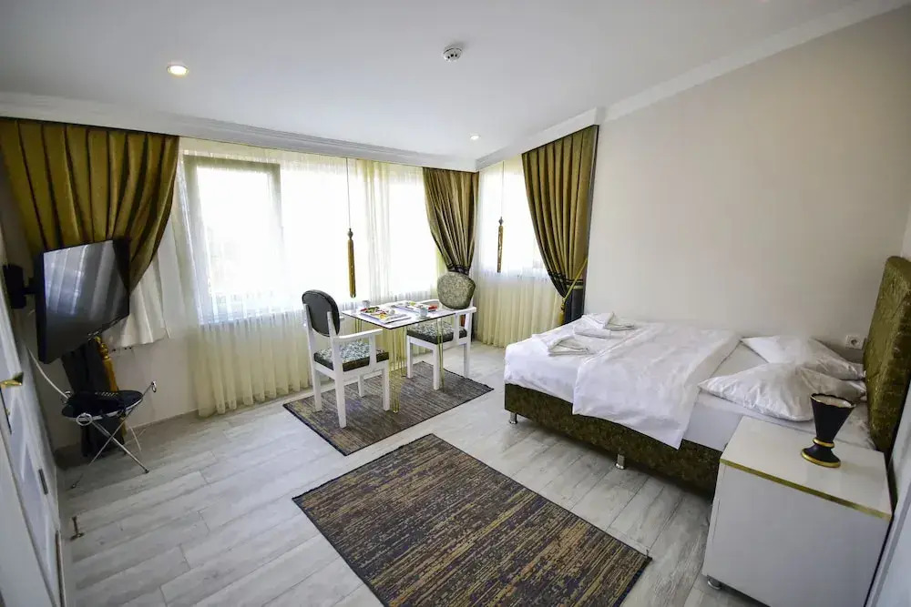 LOCA Suit LİFE AİRPORT HOTEL