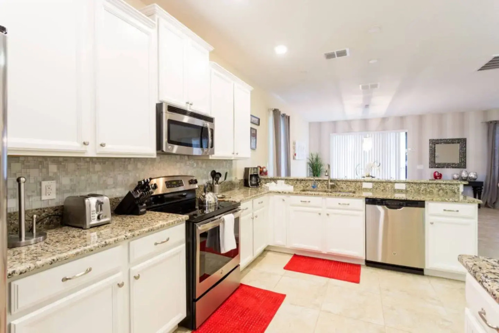 Amazing 5 bedroom home - Champions Gate Resort