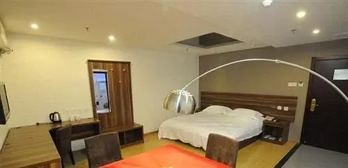 Huazheng Business Hotel