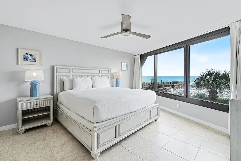 Beachside One 4033