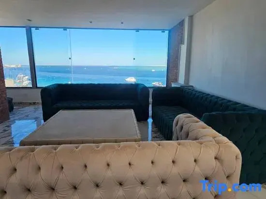 Sea view Penthouse sea front city center 11