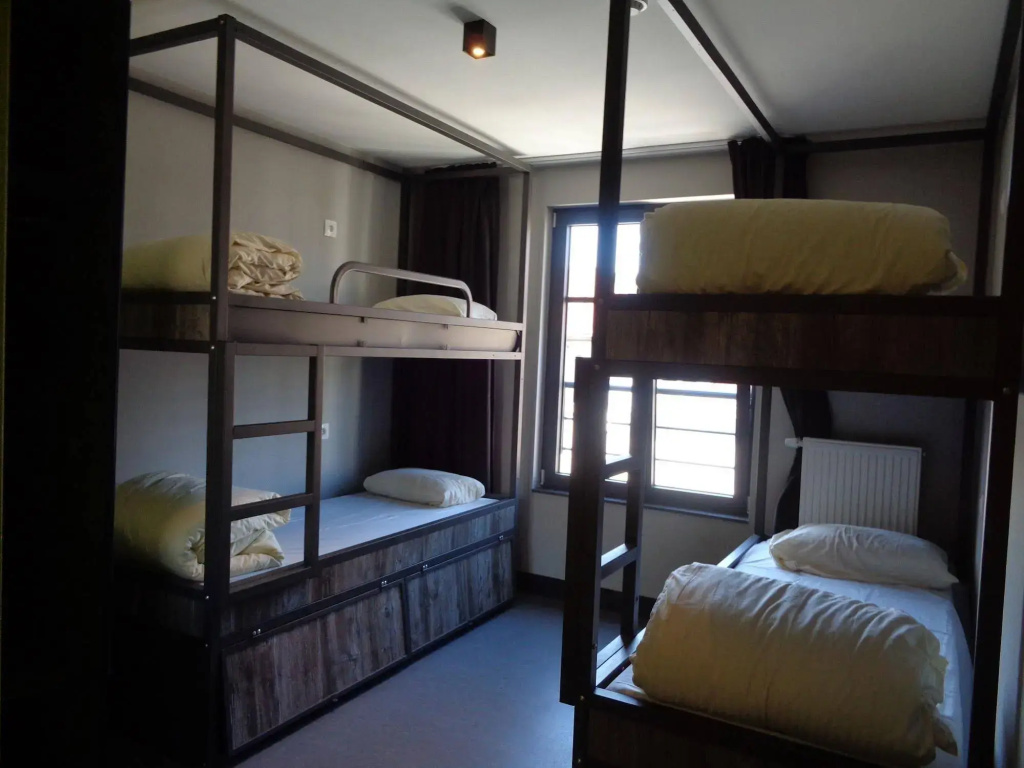 Brxxl 5 City Centre Hostel