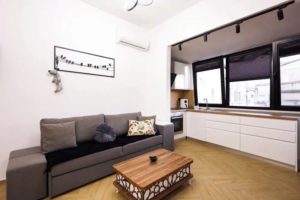 Grandstay Central 105