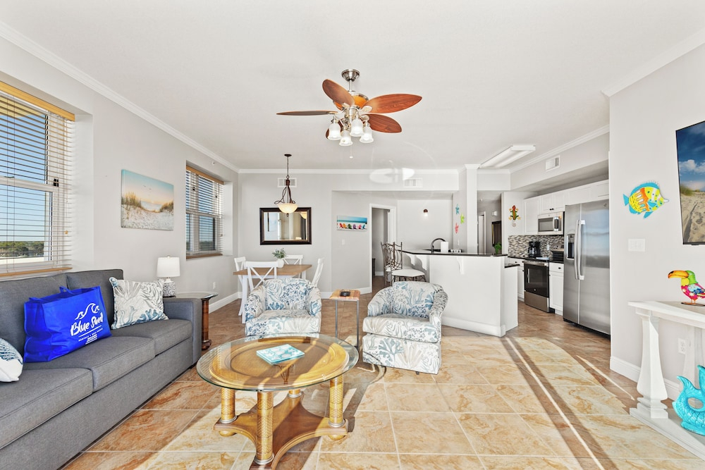 Splash, Relax & Repeat at Dolphin View Retreat! Beachfront! Sleeps 9!