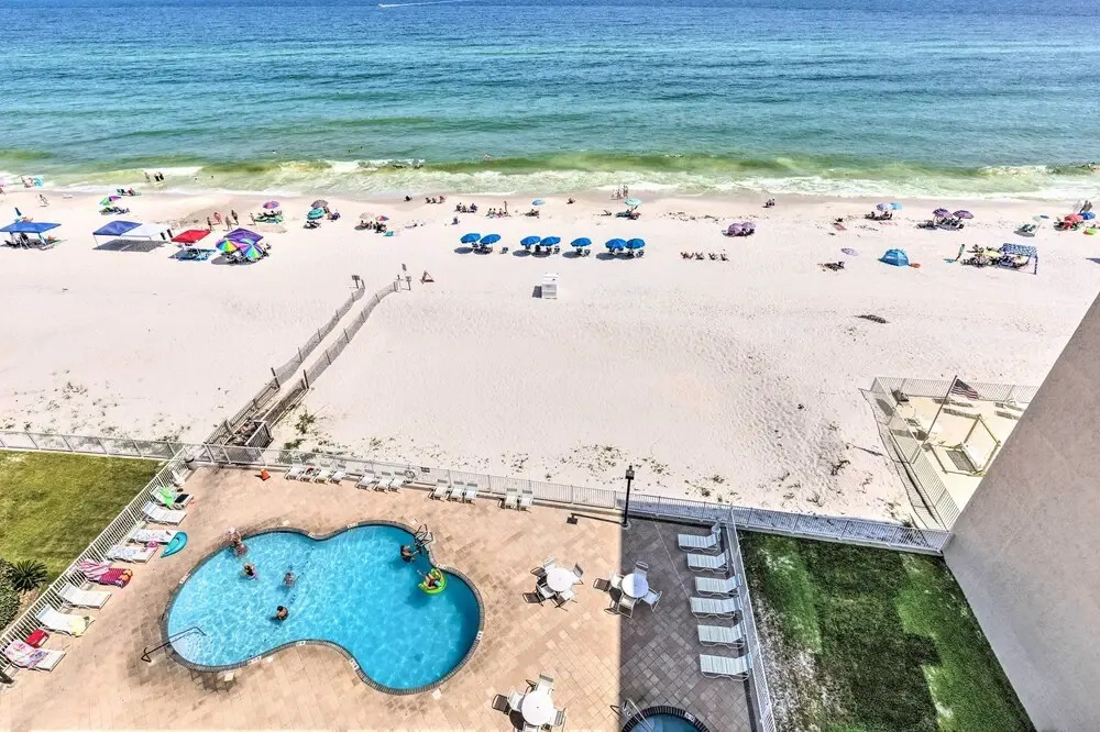 Beachfront Condo With Balconies & Pool Access!