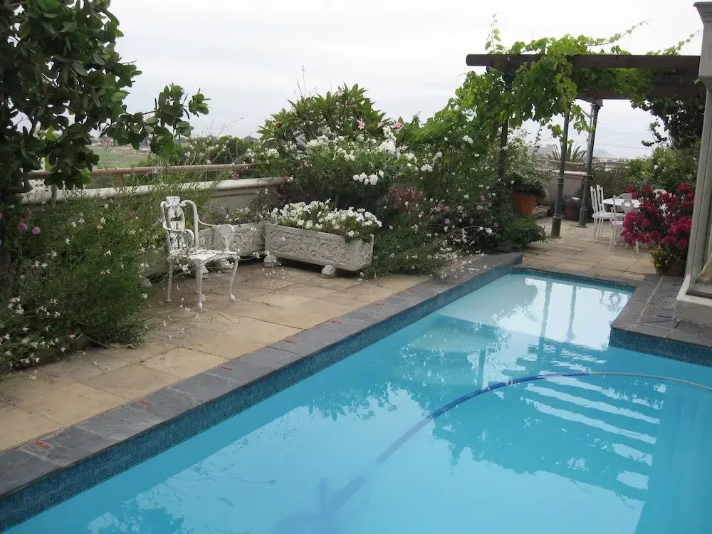 123 Ocean View Drive Apartment