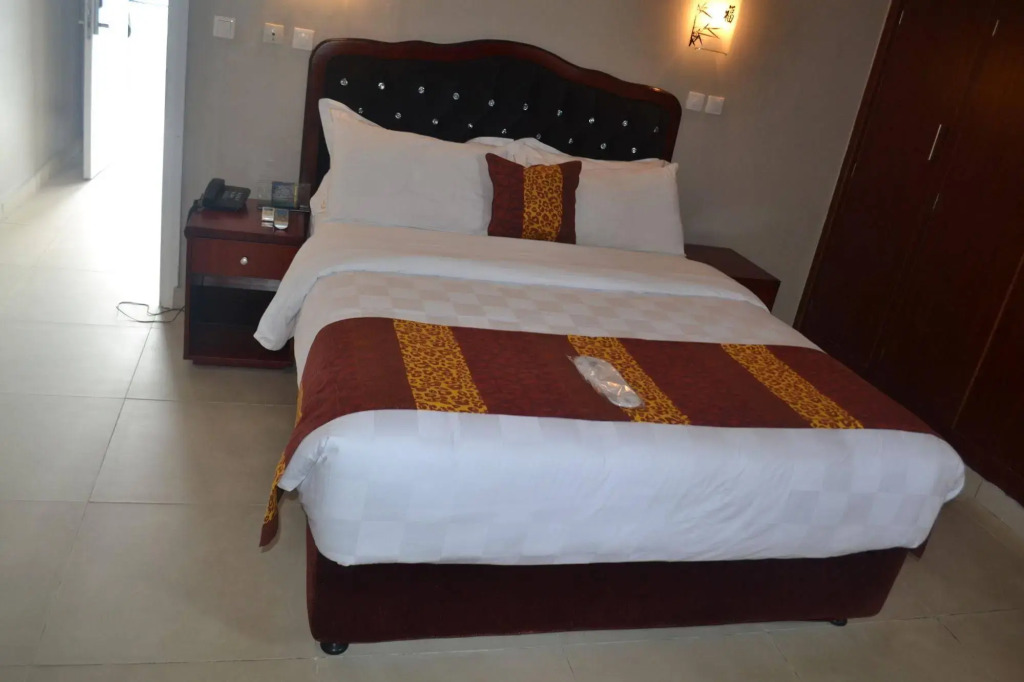 Hôtel La Falaise Bonanjo