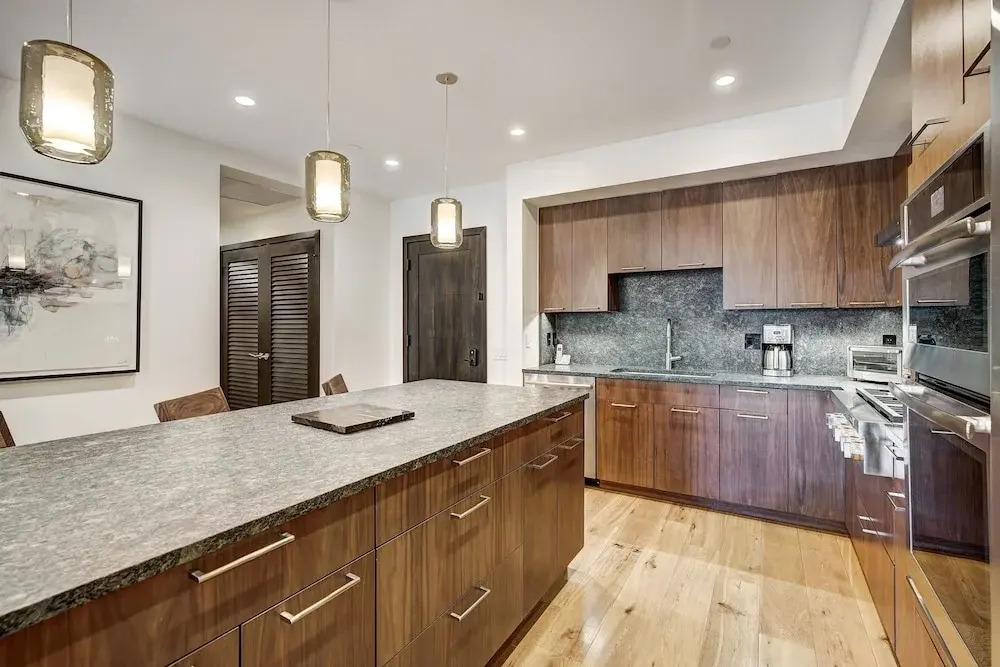 Chic 2 BR+Den Ritz-Carlton Condo with Valley Views by RedAwning - Save 20% on 7+ Nights!
