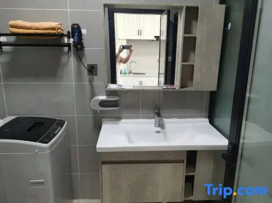 Pingyi Binhe New Fashion Apartment