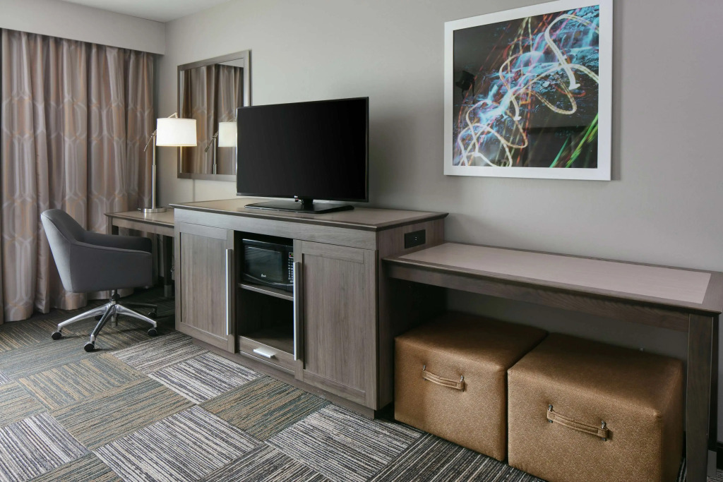 Hampton Inn & Suites-Hudson Wisconsin