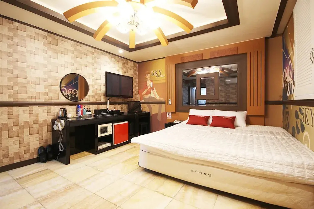 Sky Motel