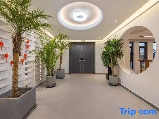 Lianxiangjia family hotel