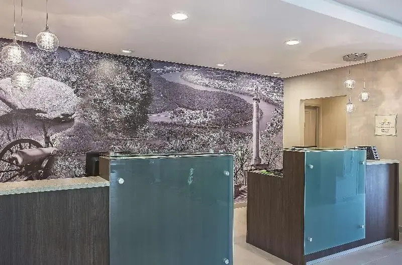 La Quinta Inn & Suites Chattanooga - Lookout Mtn