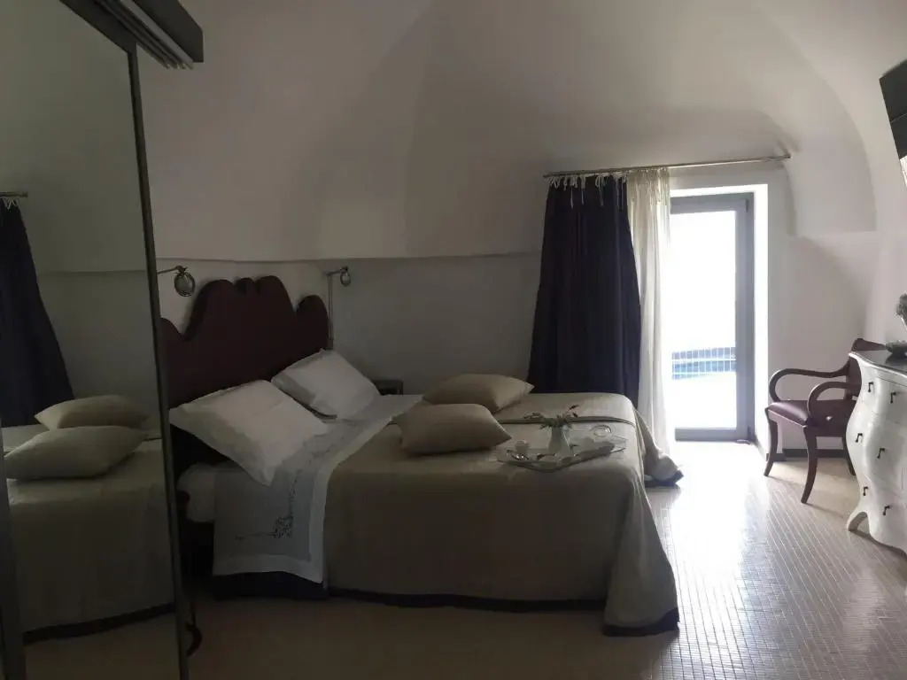 Bartago Luxury House