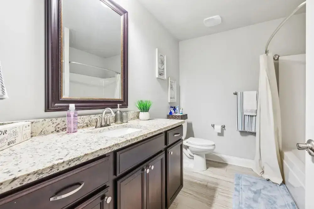 Family-friendly Oasis: Grilling & Outdoor Fun 4 Bedroom Home by RedAwning
