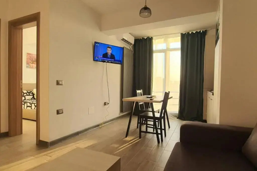 On Beach-Mamaia Residence