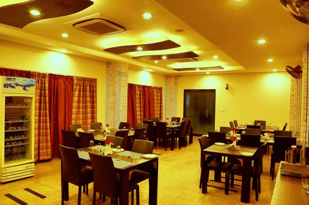 Royal Palm - Hotel Near Udaipur Railway Station
