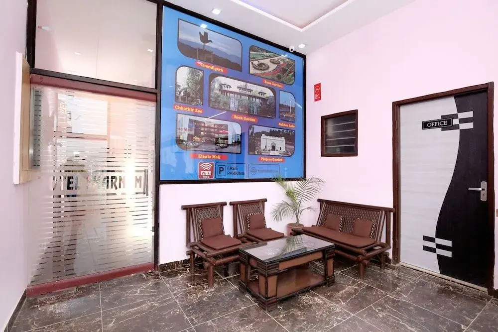 OYO 11497 Hotel Sharnam