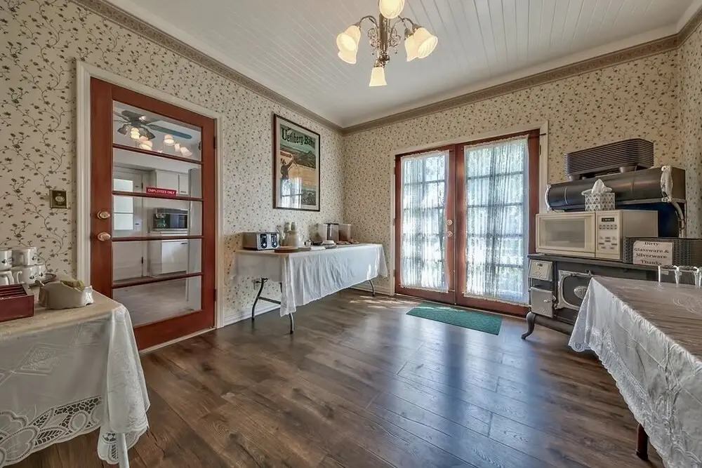 Silver Maple Inn
