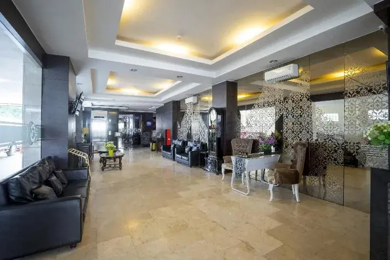 Capital O 1083 Hotel Grand Kartika
