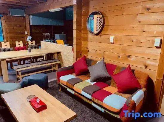 Tomys Log House - Need CAR
