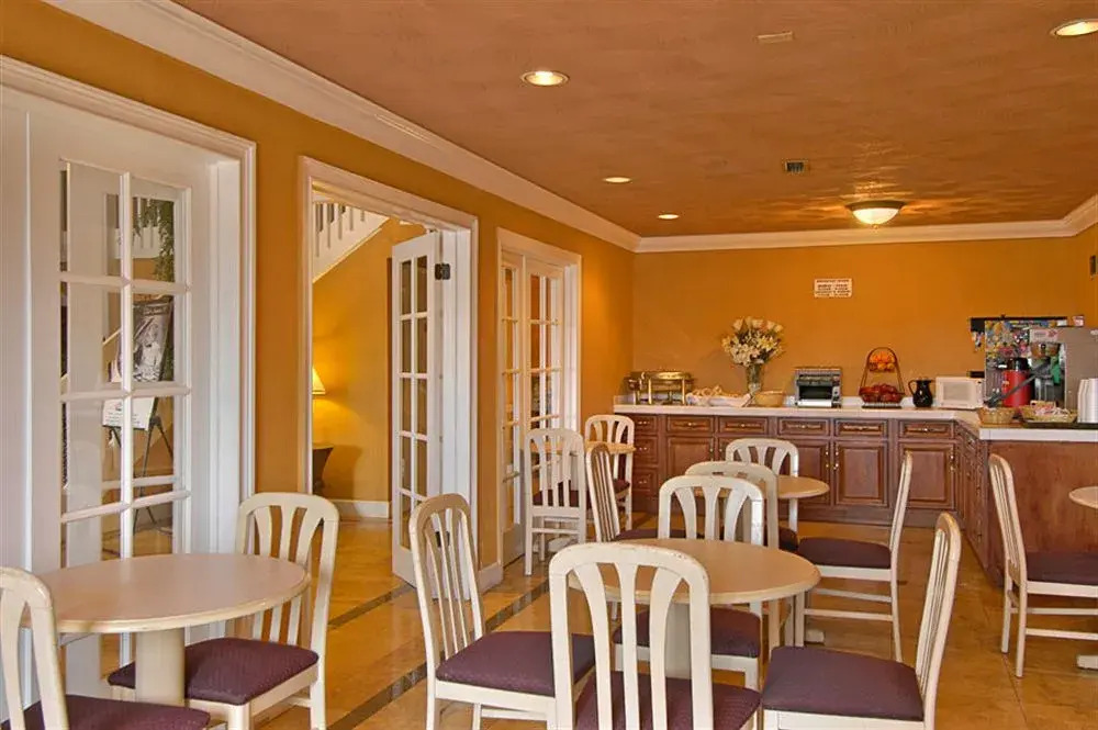 Courtyard Inn