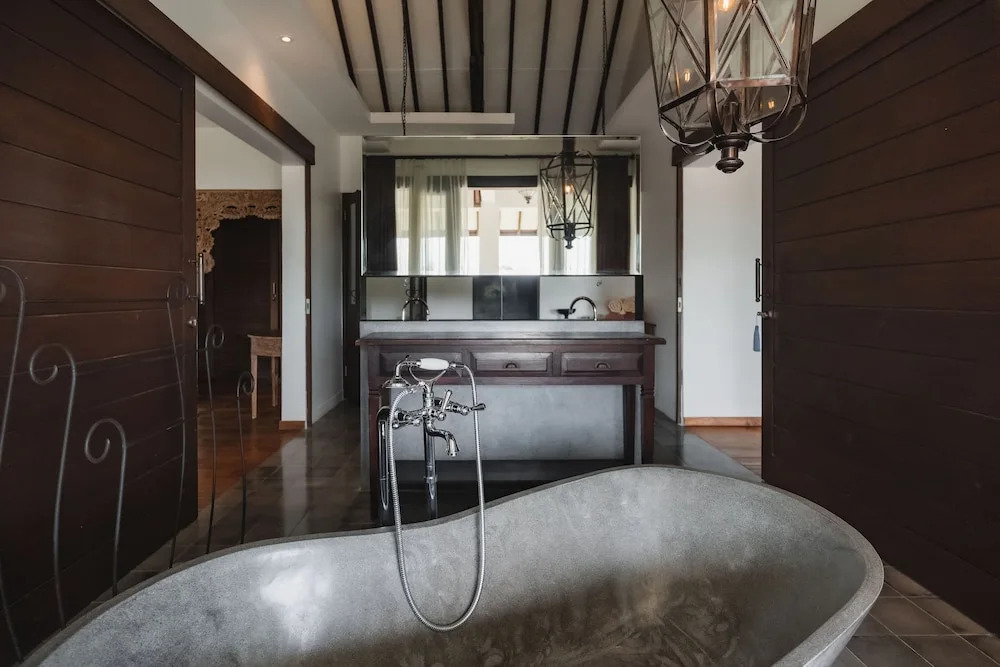 Aram Residence