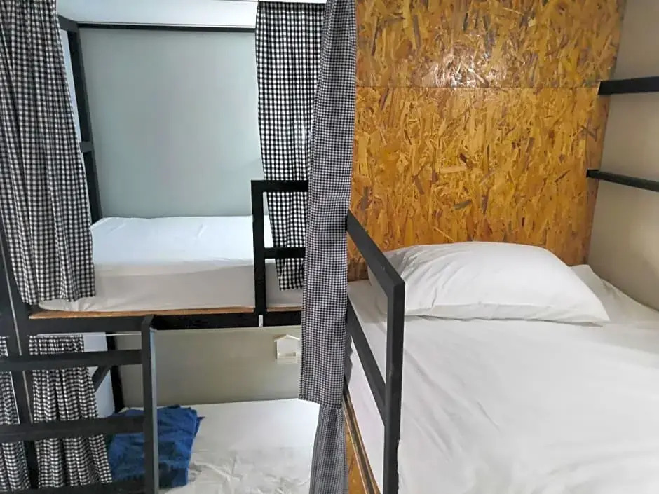 Backpack Hostel Kohyaoyai