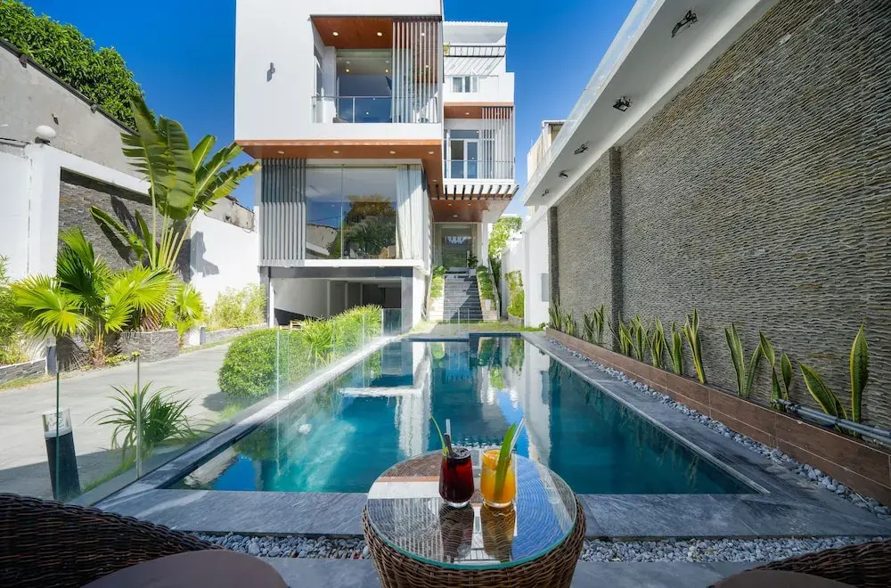 T P Pool Villa