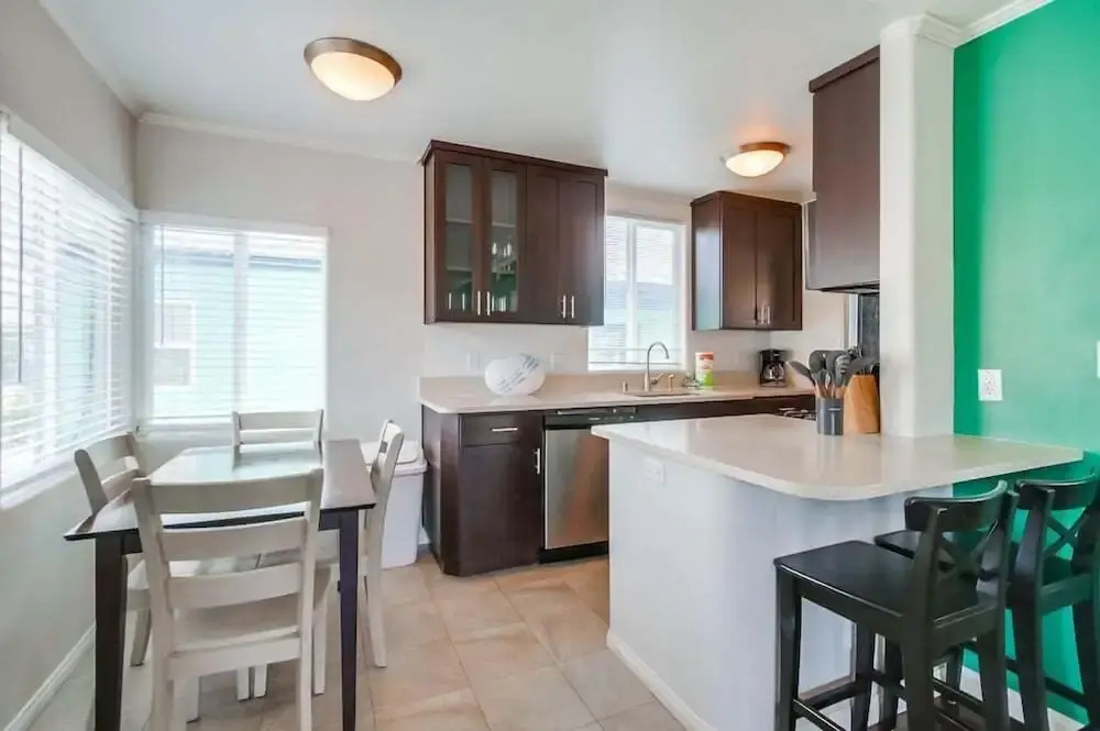 Manhattan Shores 1B