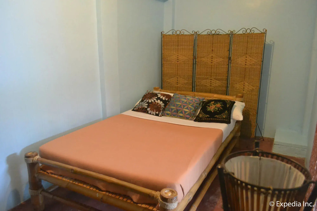 Lazea Tagaytay Inn