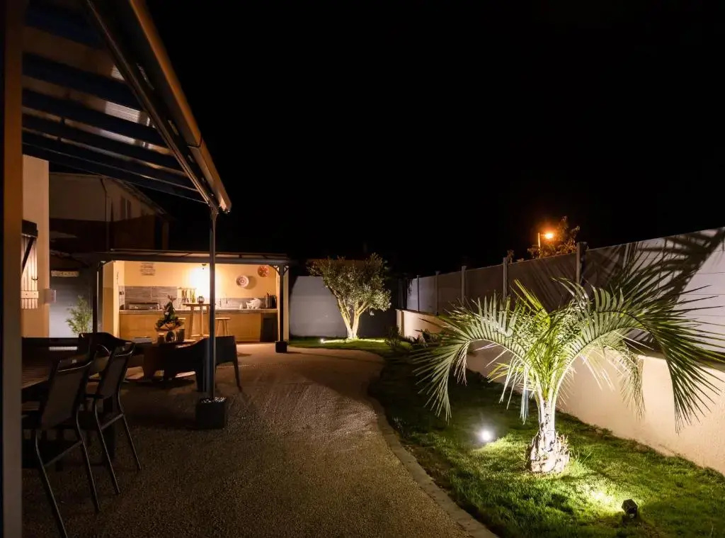 Sublime villa des Oliviers - Piscine chauffée, espace détente, Baby-foot, cuisine extérieure - proche dAgen