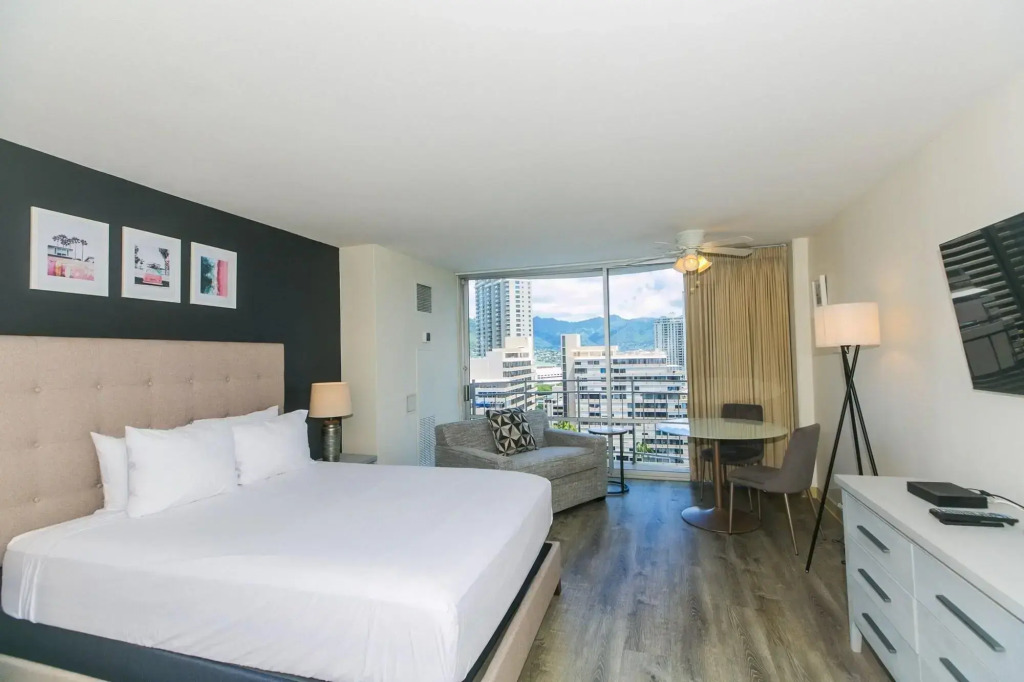 Ilikai Marina 1783 Condo - One Bedroom, Full Kitchen & Free Wifi by RedAwning