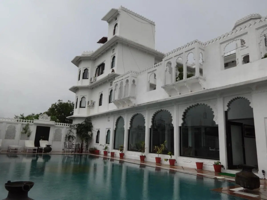 Jarokha Haveli