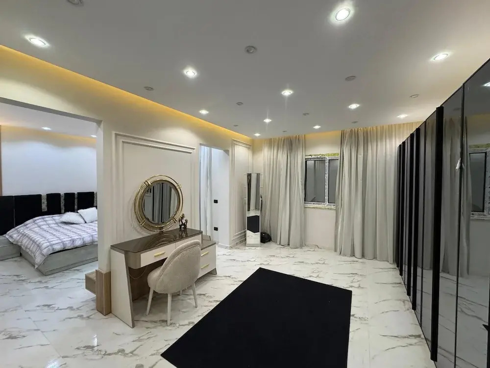 villa with garden in continental COMP