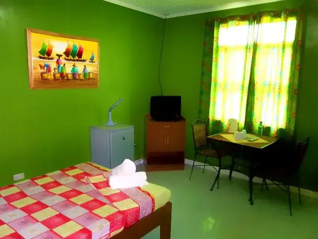 Advianne's Cafe, Hotel, and Restaurant