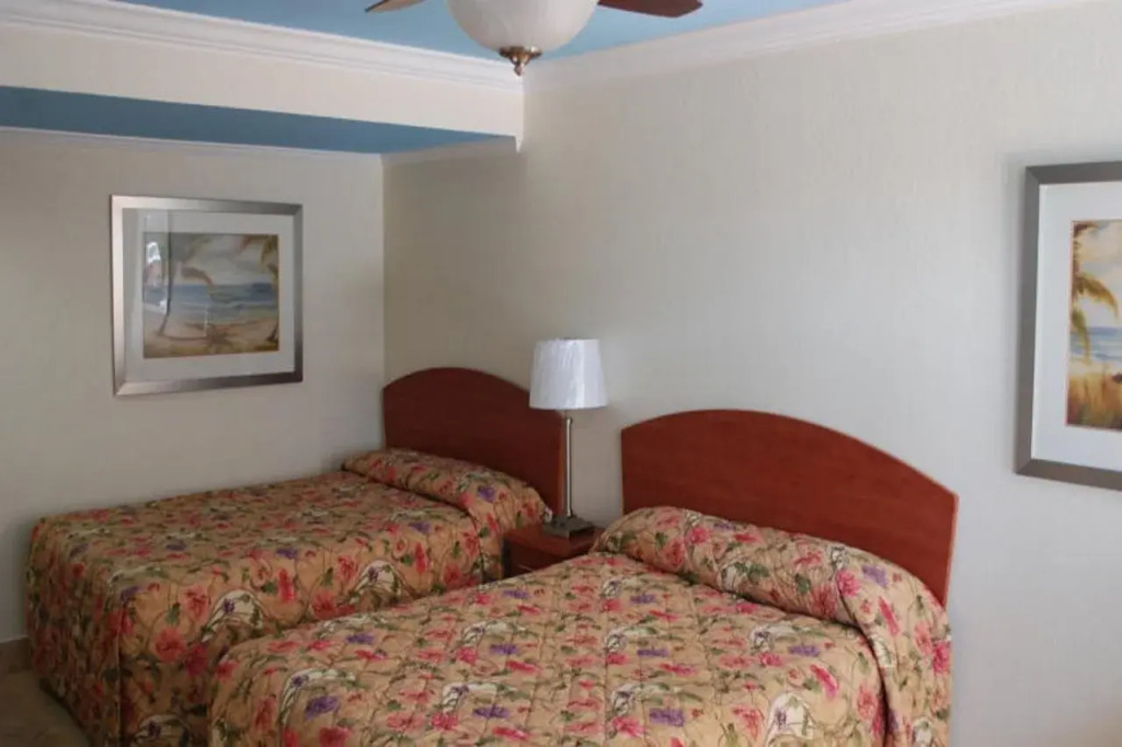 Plaza Beach Hotel - Beachfront Resort