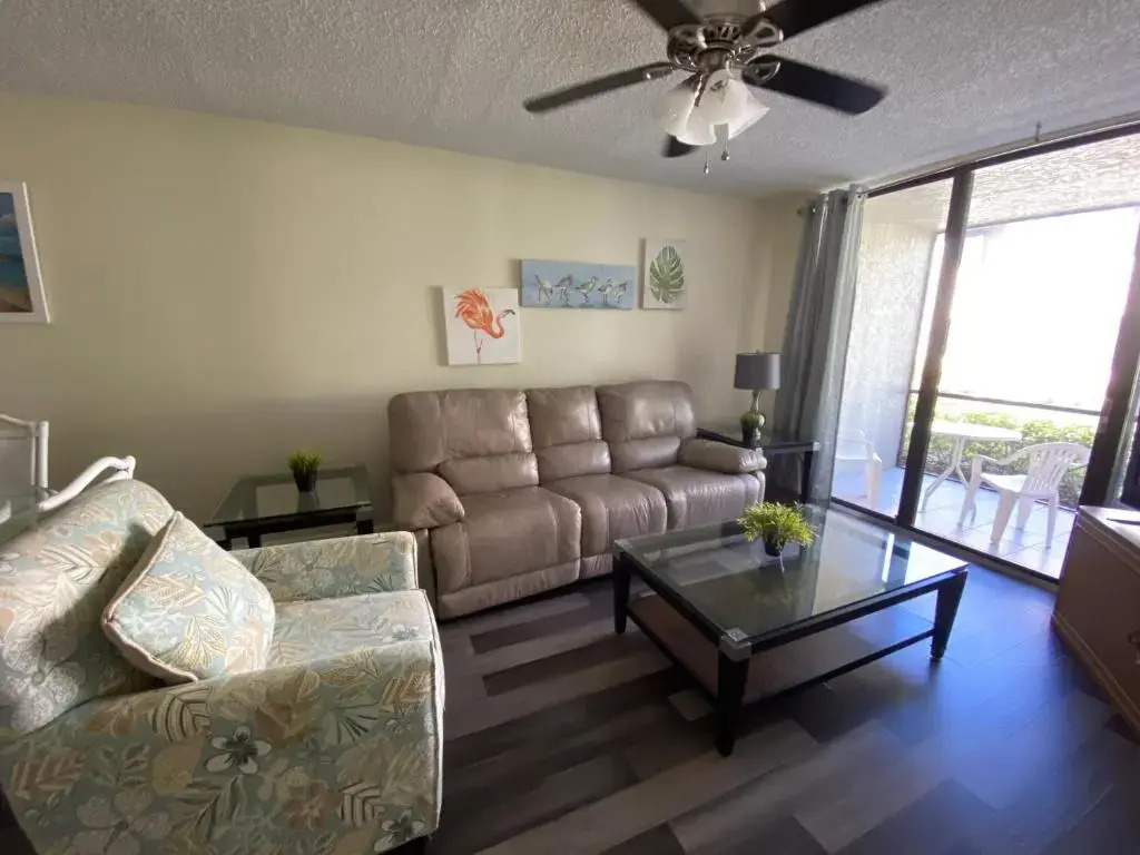 4411 Shorewalk 15 min to Beach and 5 mins to IMG