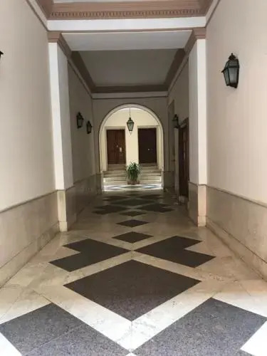 Laura Family Apartments
